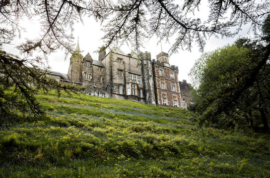 the castle in Craig y nos, the park inside the Brecon Beacons National Park