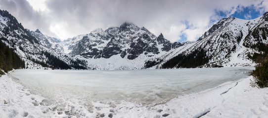 Tatra mountains at winter from Morskie Oko, Karpaty, Poland © Artur Bociarski