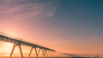 coucher de soleil sur le pont