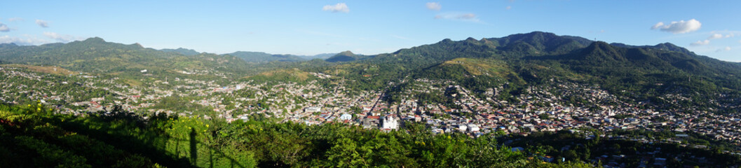 Fototapeta na wymiar nice view from the lookout in the city of matagalpa