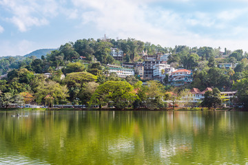 Fototapeta na wymiar The lake in Kandy is a favourite place to be for locals and tourists from middle and upper class