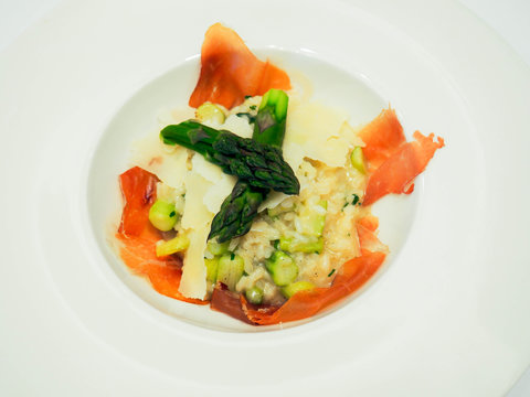 Risotto with asparagus, prosciutto and parmesan