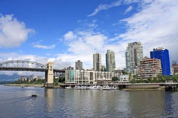 Fototapeta na wymiar Vancouver and the Burrard Street Bridge