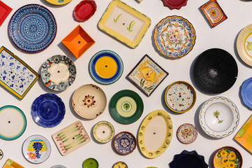 Platos pintados a mano, artesanía, artesanal, souvenirs, Portugal