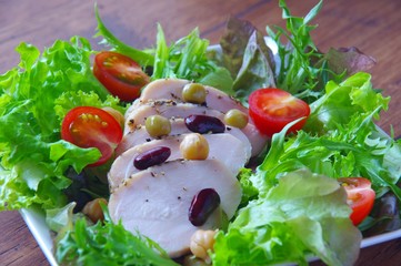 サラダチキン　サラダ