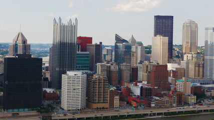 Fototapeta premium Pittsburgh, Pennsylvania skyline during day