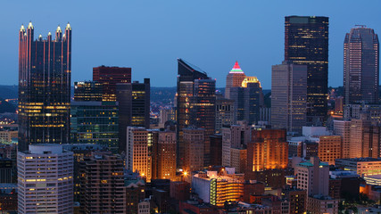 Fototapeta na wymiar Pittsburgh, Pennsylvania city center at night