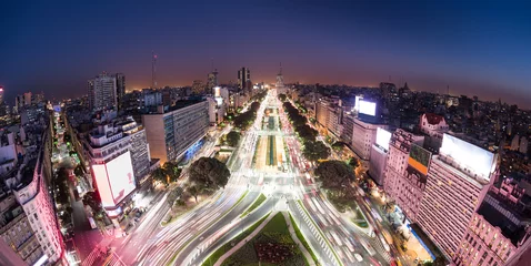 Deurstickers Stad van Buenos Aires bij nacht © nickalbi