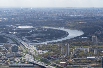 Панорама Москвы с крыши небоскреба. Излучина реки, Лужники.