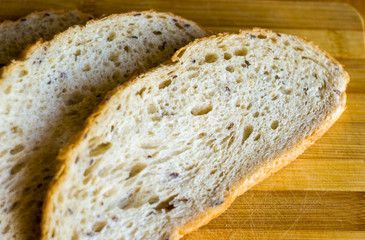 sliced whole wheat breads