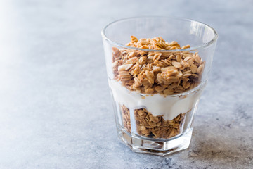 Granola Yogurt Parfait / Muesli Ready to Eat.