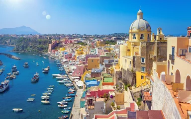Fotobehang Prachtig kleurrijk Procida-eiland, Italië © IgorZh