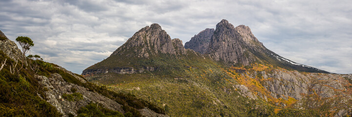 Fototapeta na wymiar Cradle Mountain and Little Horn Panoramic, Australia