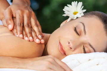 Obraz na płótnie Canvas Woman At Health Spa Having Relaxing Massage