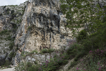 Gole di Fara San Martino, Abbazia di San Martino in Valle e free climbing