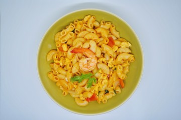 Stir fried macaroni with prawn