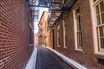 Alley in Boston - obrazy, fototapety, plakaty