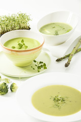 Broccolicreme-Suppe mit frischer Kresse, Spargelcreme-Suppe und Kräutersuppe, Studio
