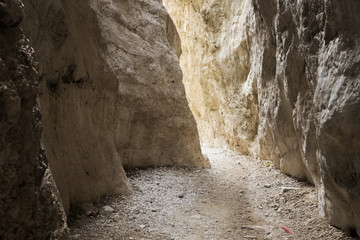 Gole di Fara San Martino, Abbazia di San Martino in Valle e free climbing