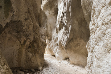 Gole di Fara San Martino, Abbazia di San Martino in Valle e free climbing