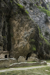 Gole di Fara San Martino, Abbazia di San Martino in Valle e free climbing