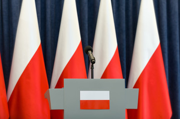 flagi Polski mównica