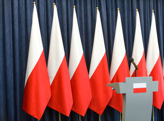 flagi Polski mównica - obrazy, fototapety, plakaty