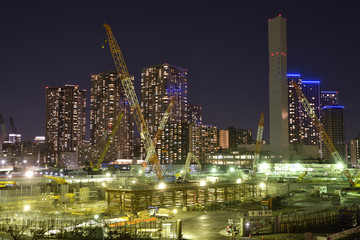 夜の建設現場