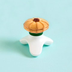 Creative idea: compact massager and shortbread