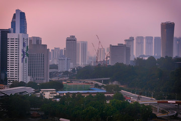 Obraz premium Beautiful sunrise landscape of aerial Kuala Lumpur skyline, Malaysia