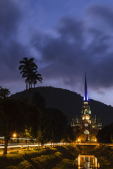 Fototapeta na wymiar Amanhecer na Catedral de Petrópolis
