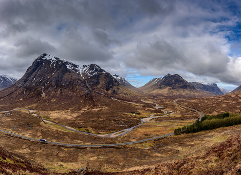 Beautiful panoramic images from Glencoe valley in the Highlands of Scotland - amazing views, breathtaking scenery, a real celebration of nature - perfect relaxation spot to enjoy the wilderness