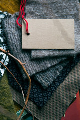  A tissue and a cardboard card for placing the text