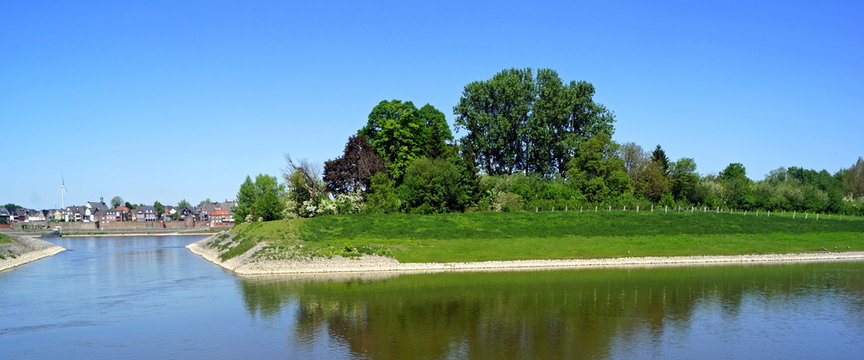 REES am Niederrhein - Stadtpanorama 