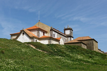 Fototapeta premium Eglise du Sanctuaire de Nossa Senhora, cap Espichel, Sesimbra, Setúbal, Portugal