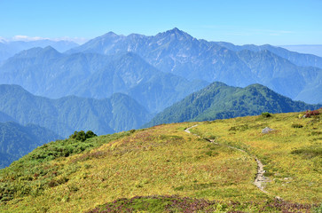 Tsurugidake and Tateyama who look from Shiroumadake