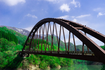 春の奥裾花大橋