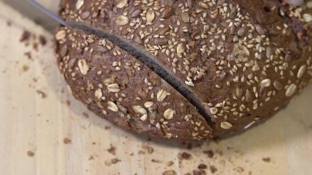 Brot schneiden