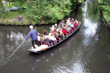 Kahnfahren im Spreewald, Lübbenau, Brandenburg, Deutschland, Europa