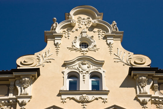 Neobarocke Hausfassade in Bozen