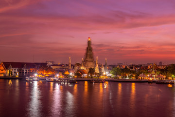 Fototapeta na wymiar Dawn temple pagoda in Bangkok, Thailand