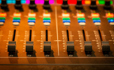 Mixer,Control of high-quality audio and equalizer volume on the mixer.
