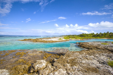 Fototapeta na wymiar Polynesia lagoon and ocean, holiday destination