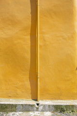 muro giallo