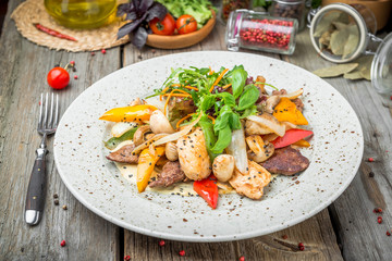 grilled meat with roasted vegetables, spring, summer picnic, tasty food