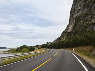 Viajando por More og Romsdal, Carretera 658 hacia Haggardsvika, Noruega verano de 2017