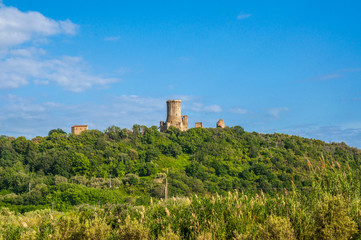 Fototapeta na wymiar The Norman tower and the acropolis of the ancient greek city of Elea, Velia.