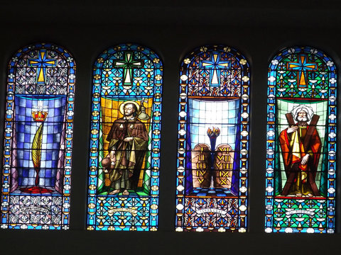 Vitrales Bas&iacute;lica catedral de Nuestra Se&ntilde;ora de la Elevaci&oacute;n Ambato Ecuador