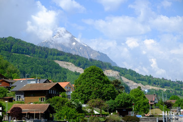Fototapeta na wymiar Kleines Berg in den Bergen (CH)