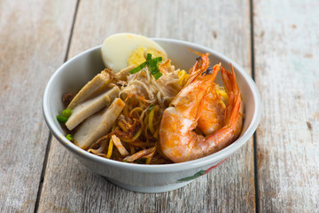 asian prawn noodle